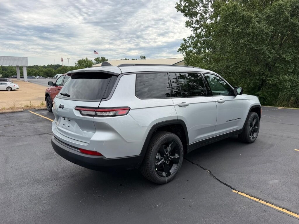 New 2026 Jeep Grand Cherokee L Limited 4x4 Sport Utility