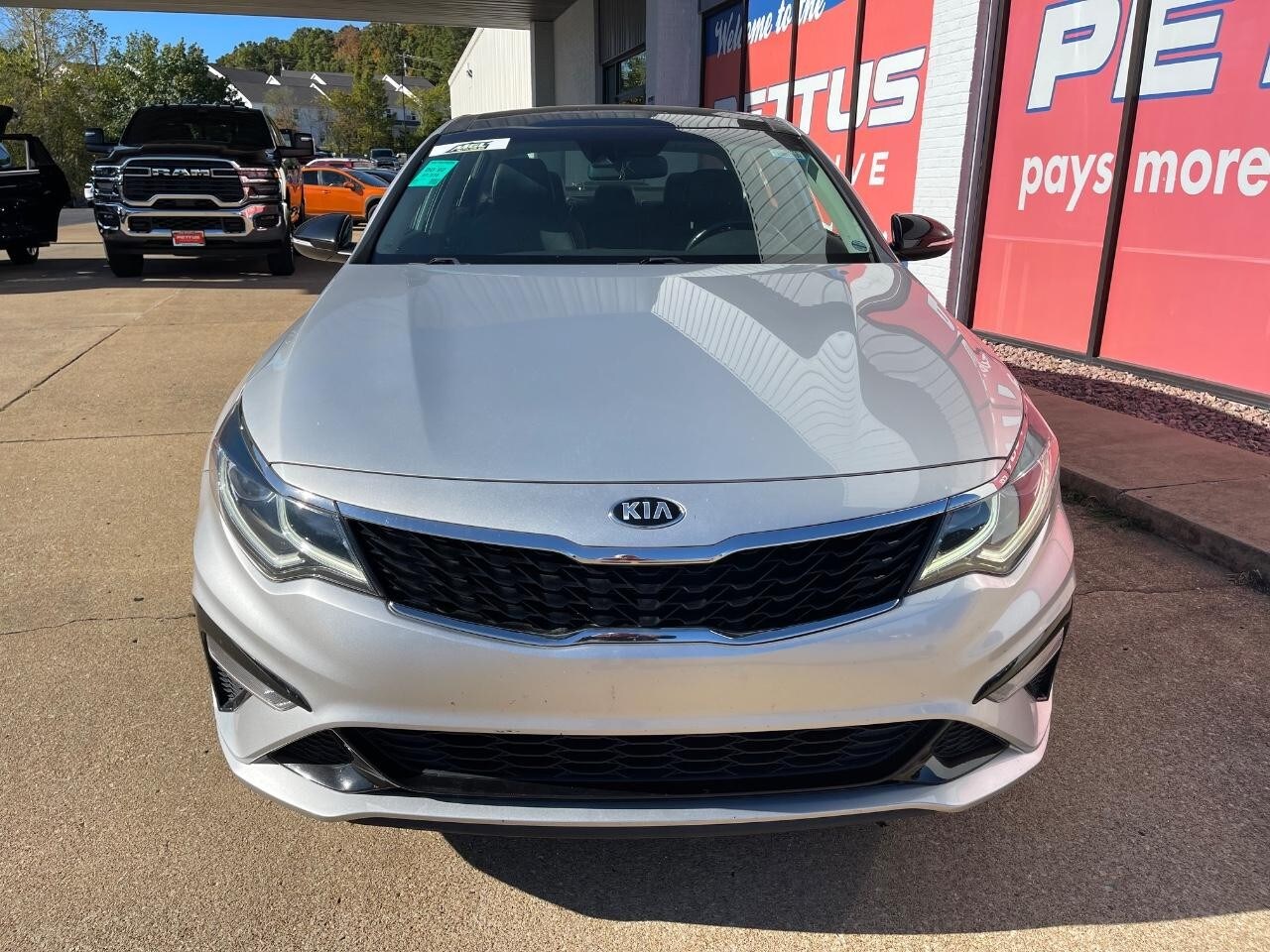2020 Kia Optima SE photo 2