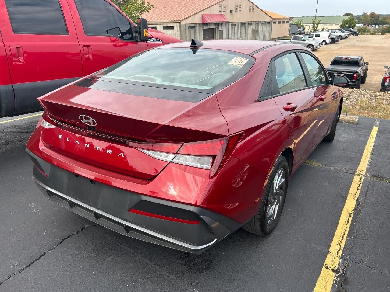 2024 Hyundai Elantra SEL photo 4