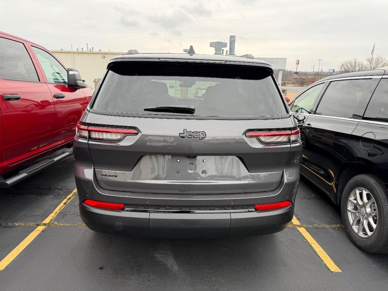 2025 Jeep Grand Cherokee Altitude photo 3