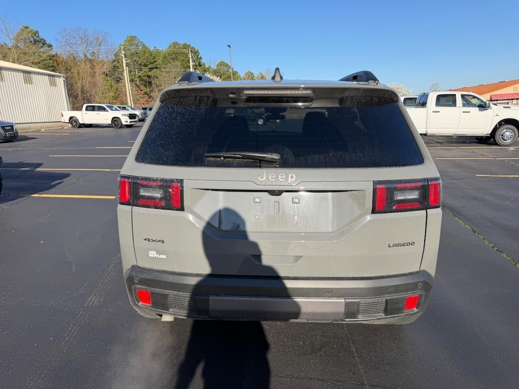 New 2026 Jeep Cherokee Laredo 4x4 Sport Utility