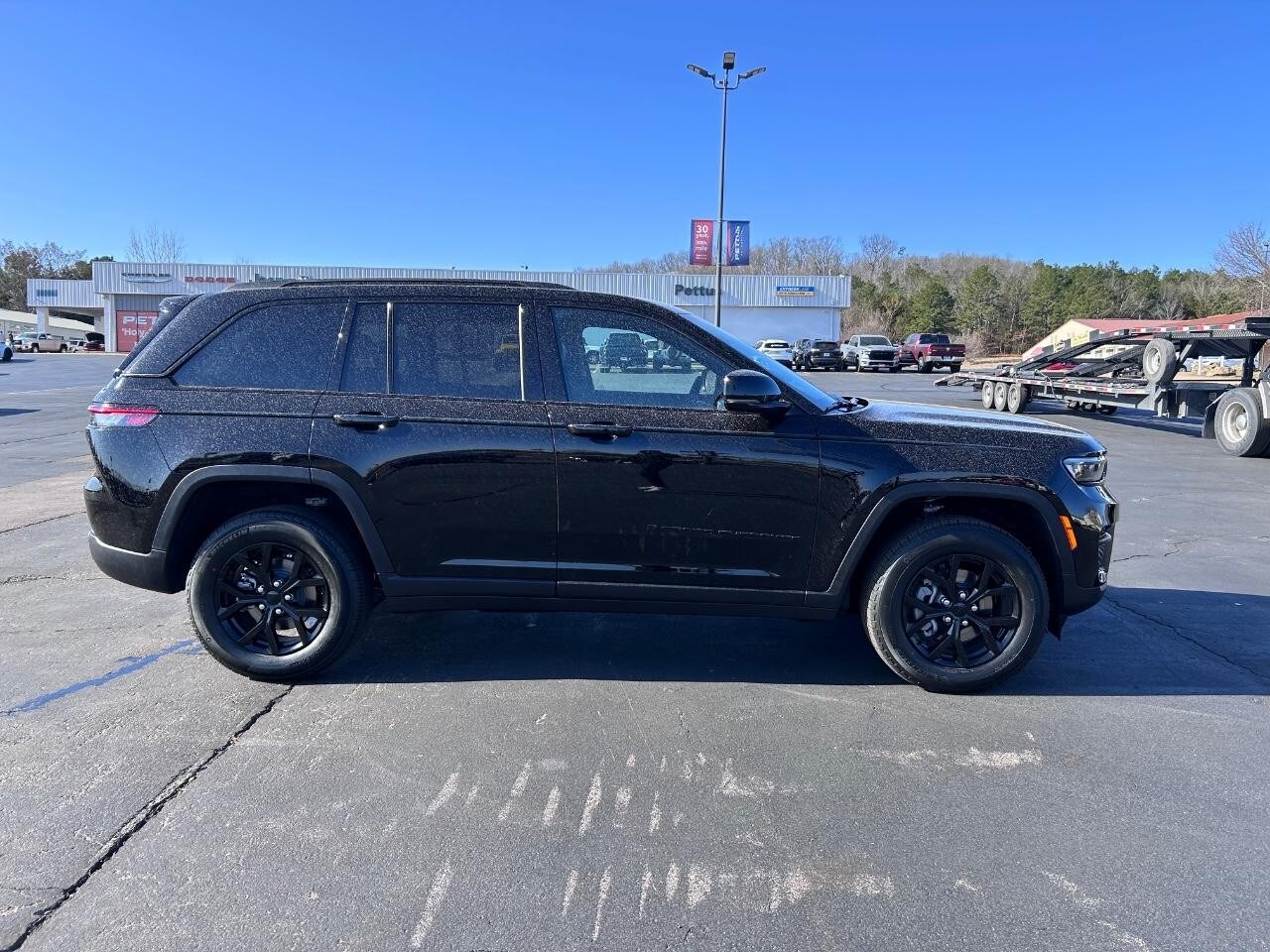 2025 Jeep Grand Cherokee Altitude X photo 2