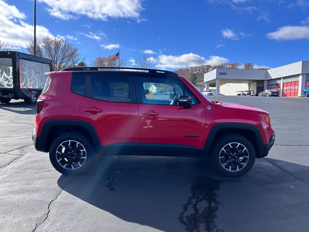 2023 Jeep Renegade Trailhawk photo 2