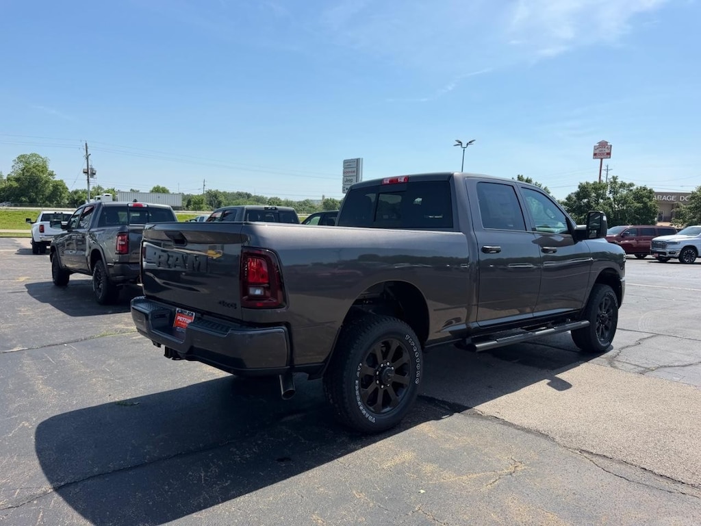 New 2026 Ram 2500 BLACK EXPRESS CREW CAB 4X4 6'4 BOX Pickup