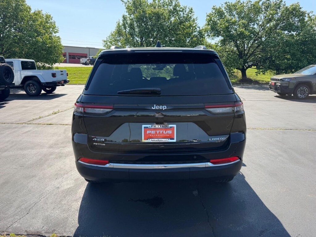 New 2026 Jeep Grand Cherokee Laredo 4x4 Sport Utility