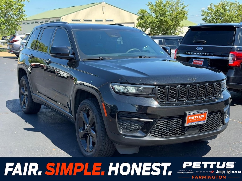 Used 2023 Jeep Grand Cherokee Altitude 4x4 SUV