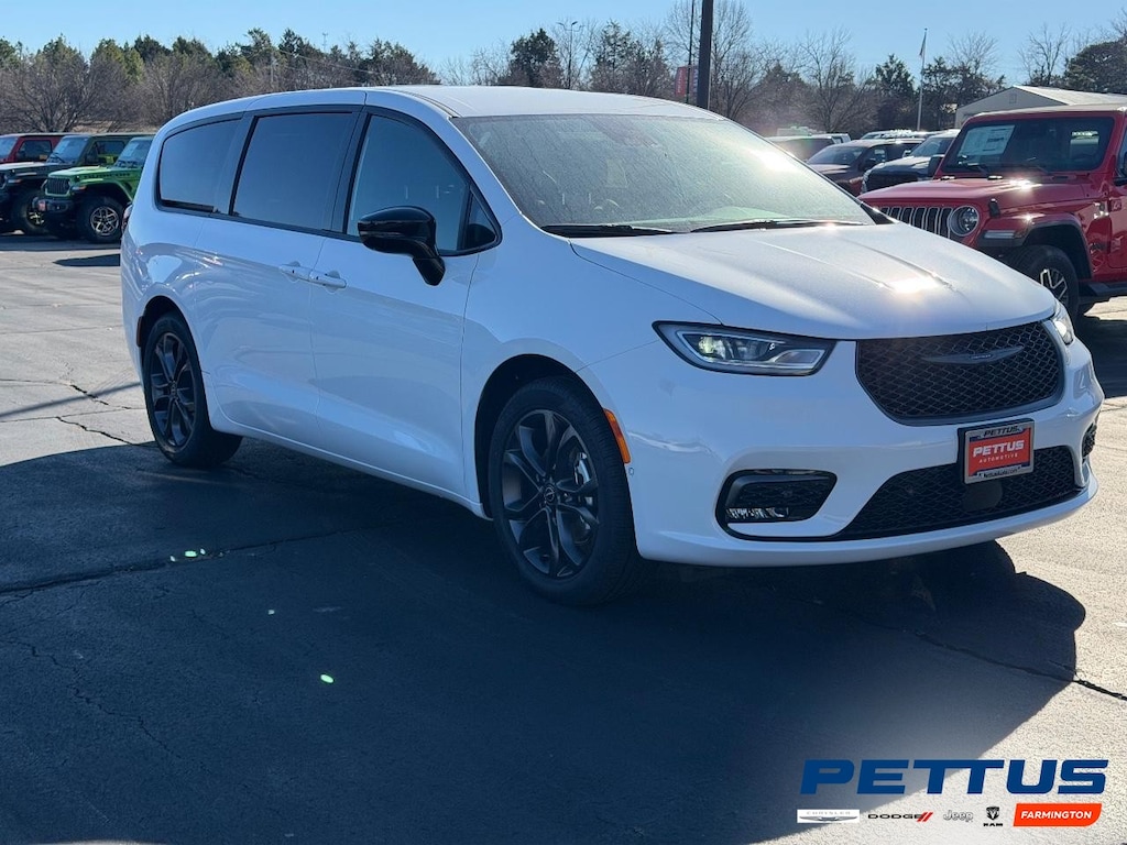 New 2026 Chrysler Pacifica SELECT Passenger Van