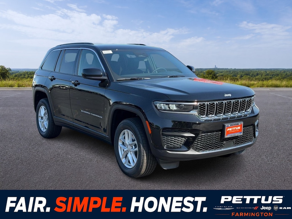New 2026 Jeep Grand Cherokee Laredo 4x4 Sport Utility