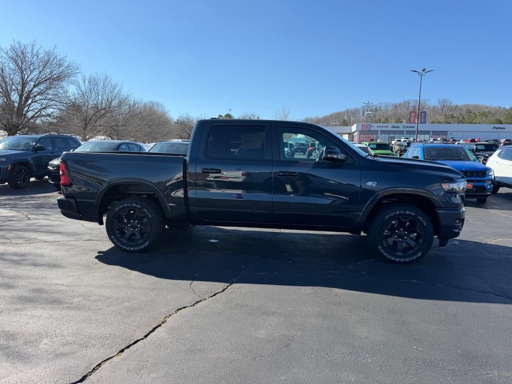 New 2026 Ram 1500 BIG HORN CREW CAB 4X4 5'7 BOX Pickup