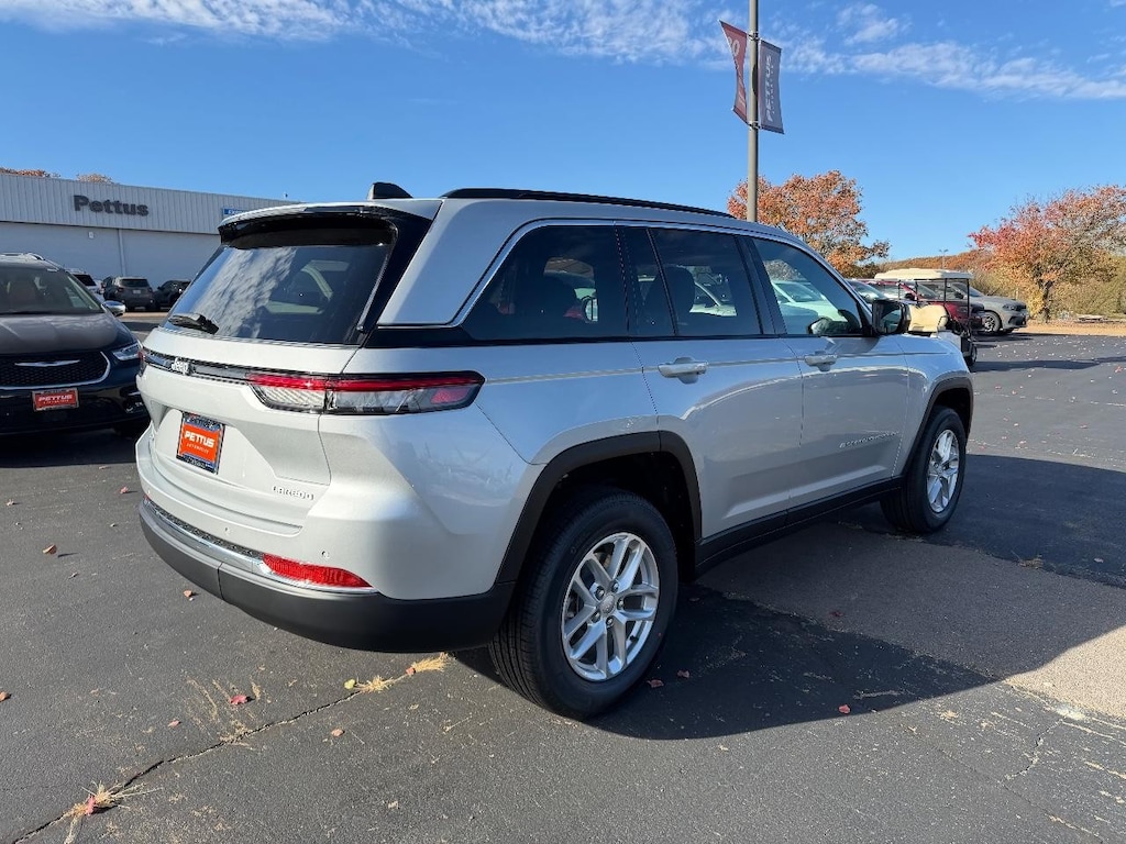 New 2025 Jeep Grand Cherokee Laredo X 4x4 Sport Utility