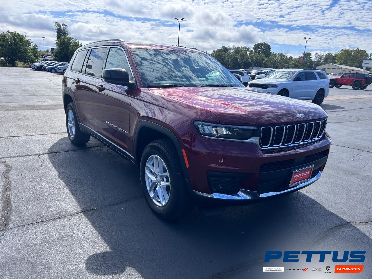 2025 Jeep Grand Cherokee L Laredo's photo