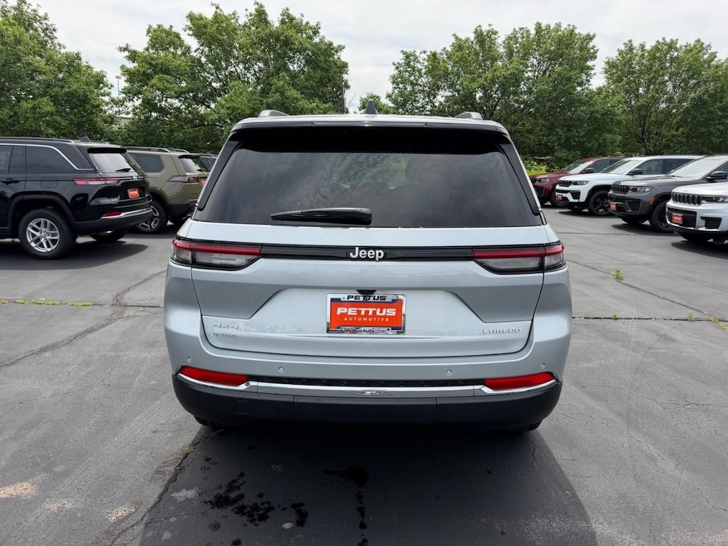 New 2026 Jeep Grand Cherokee LAREDO 4X4 Sport Utility