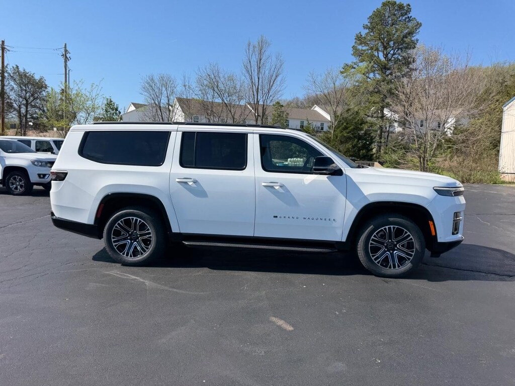 New 2026 Jeep Grand Wagoneer L 4x4 Sport Utility