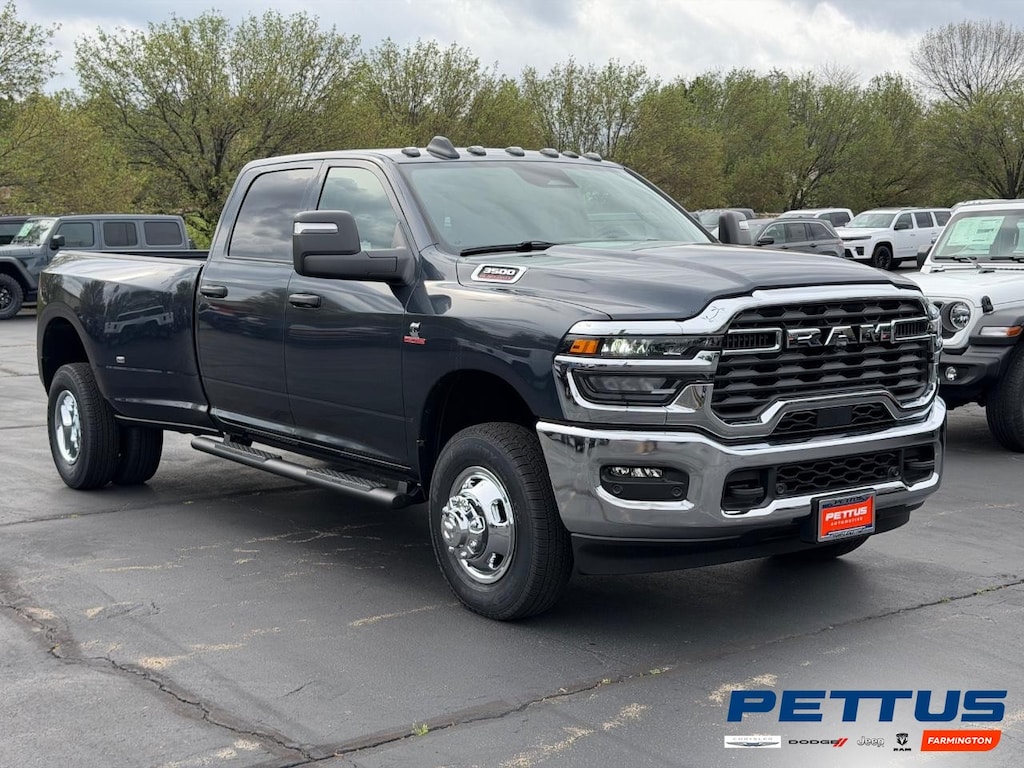 New 2026 Ram 3500 TRADESMAN CREW CAB 4X4 8' BOX Pickup
