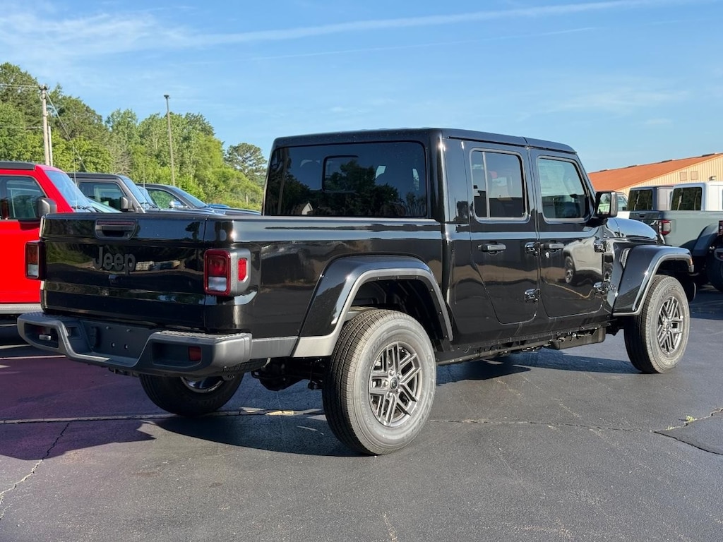 New 2026 Jeep Gladiator SPORT S 4X4 Pickup