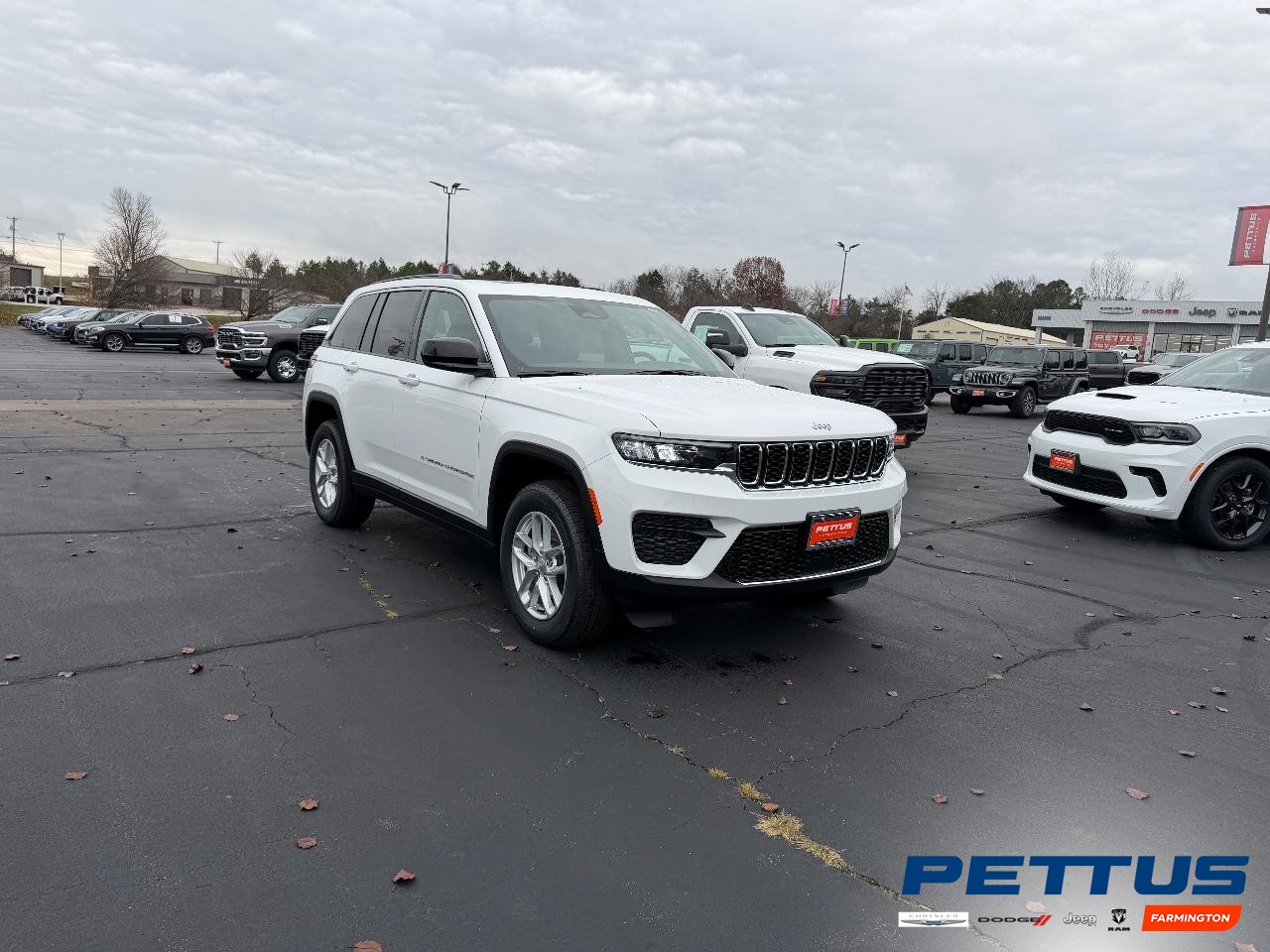 2025 Jeep Grand Cherokee Laredo's photo