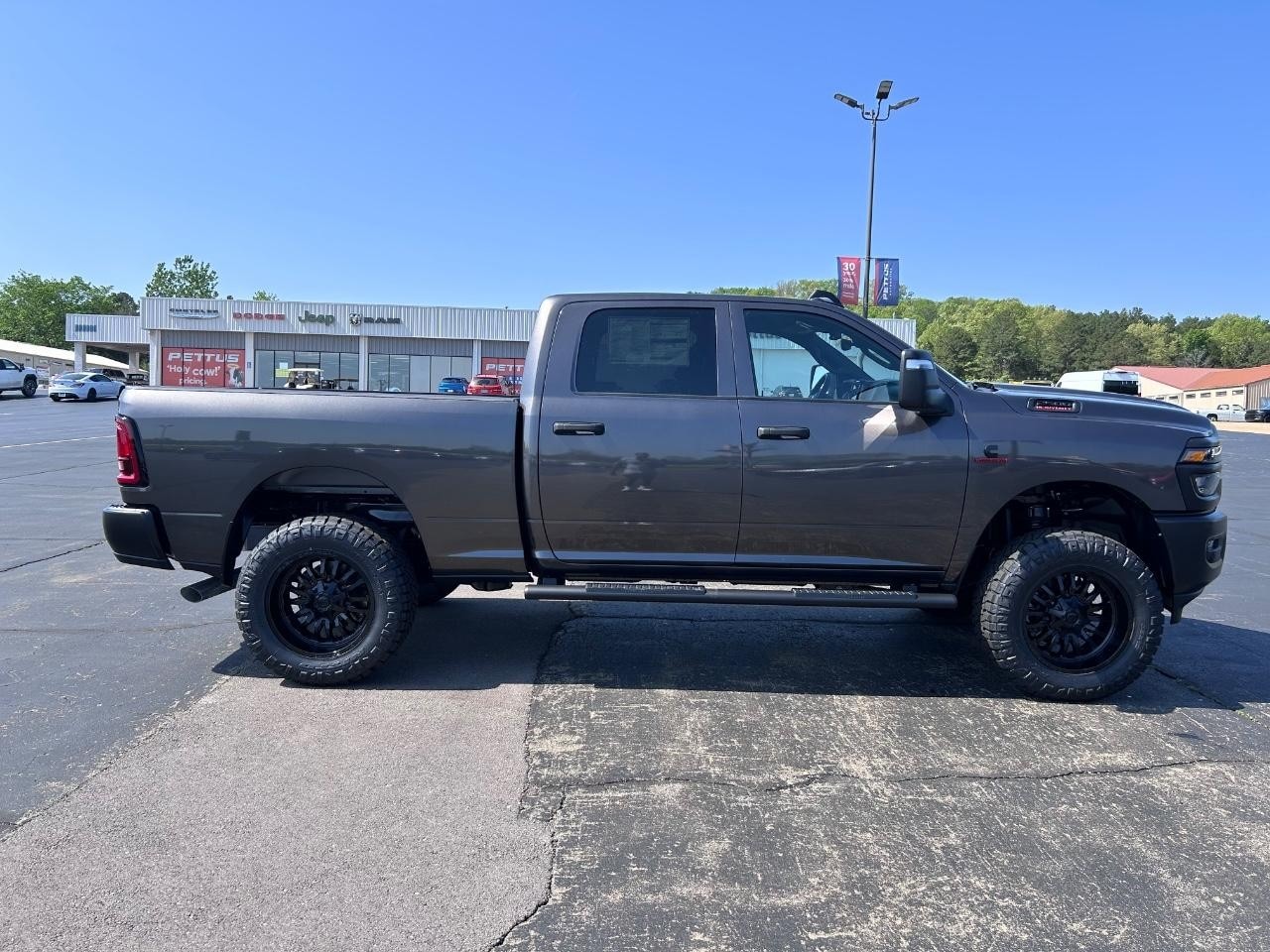 2025 Ram 2500 Tradesman photo 2