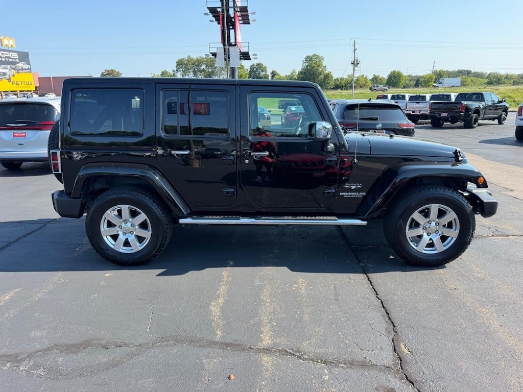 Used 2017 Jeep Wrangler Sahara 4x4 SUV