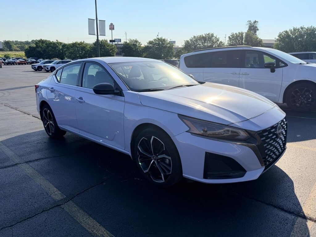 Used 2025 Nissan Altima 2.5 SR Sedan