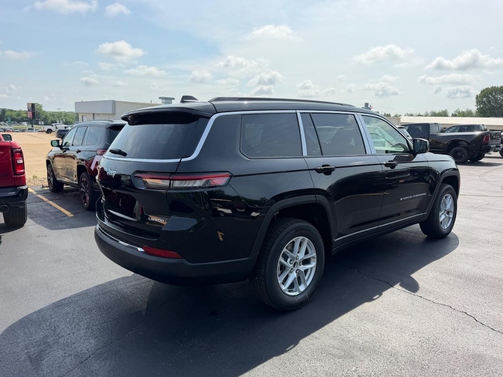 New 2026 Jeep Grand Cherokee L Laredo X 4x4 Sport Utility