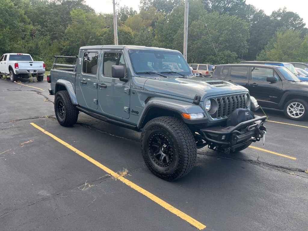 Used 2025 Jeep Gladiator Sport S Truck