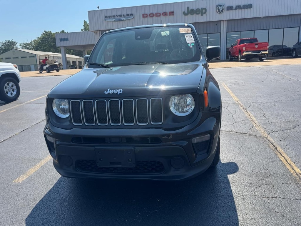 Used 2023 Jeep Renegade Latitude SUV