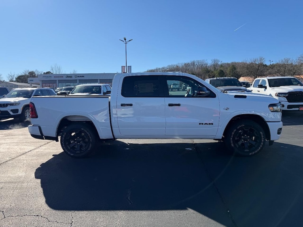 New 2026 Ram 1500 BIG HORN CREW CAB 4X4 5'7 BOX Pickup