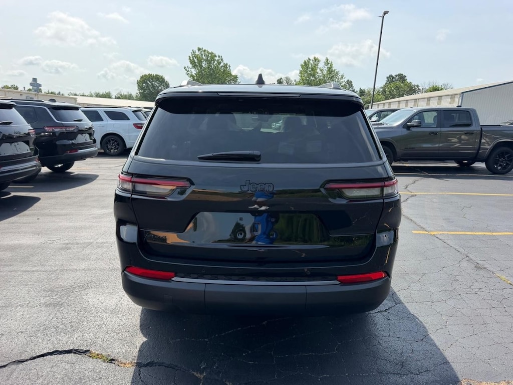 New 2026 Jeep Grand Cherokee L Laredo Altitude 4x4 Sport Utility