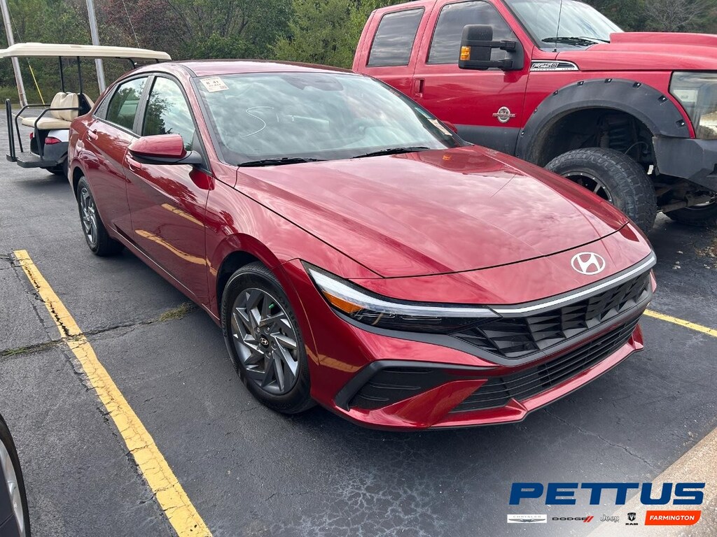 Used 2024 Hyundai Elantra SEL IVT Sedan
