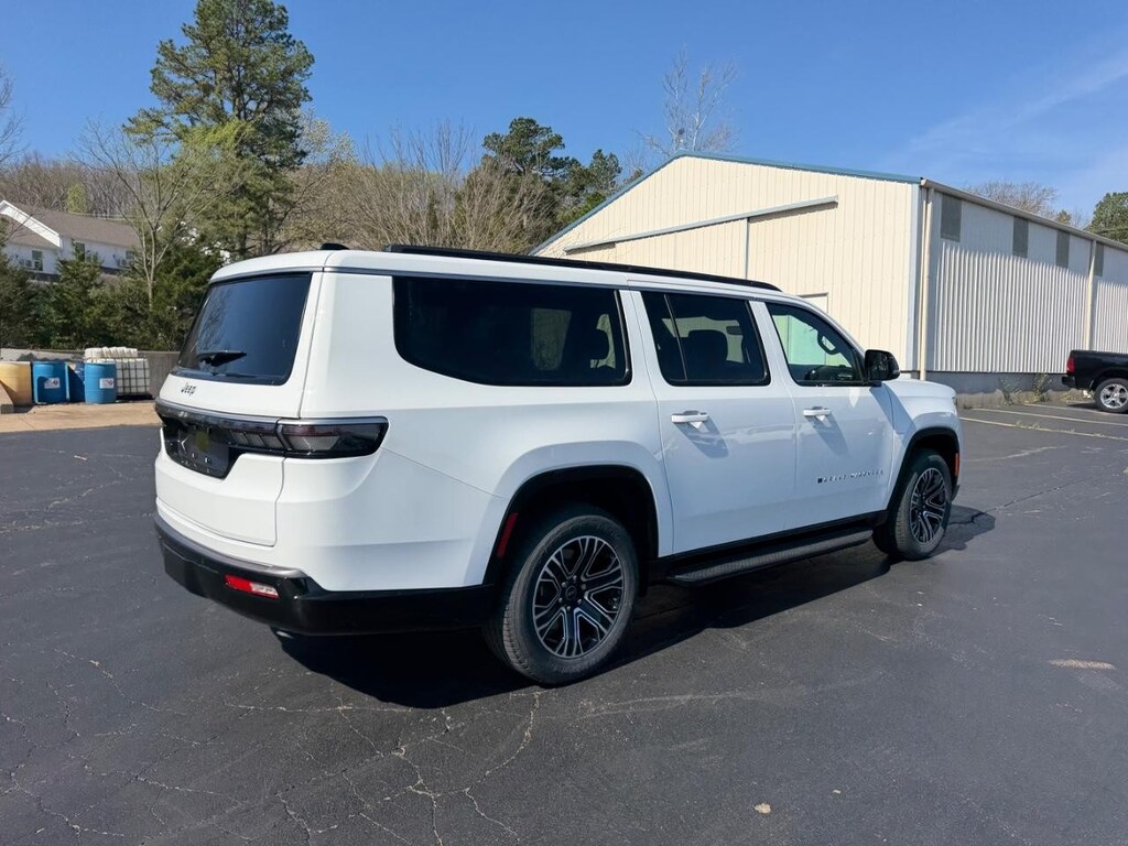New 2026 Jeep Grand Wagoneer L 4x4 Sport Utility