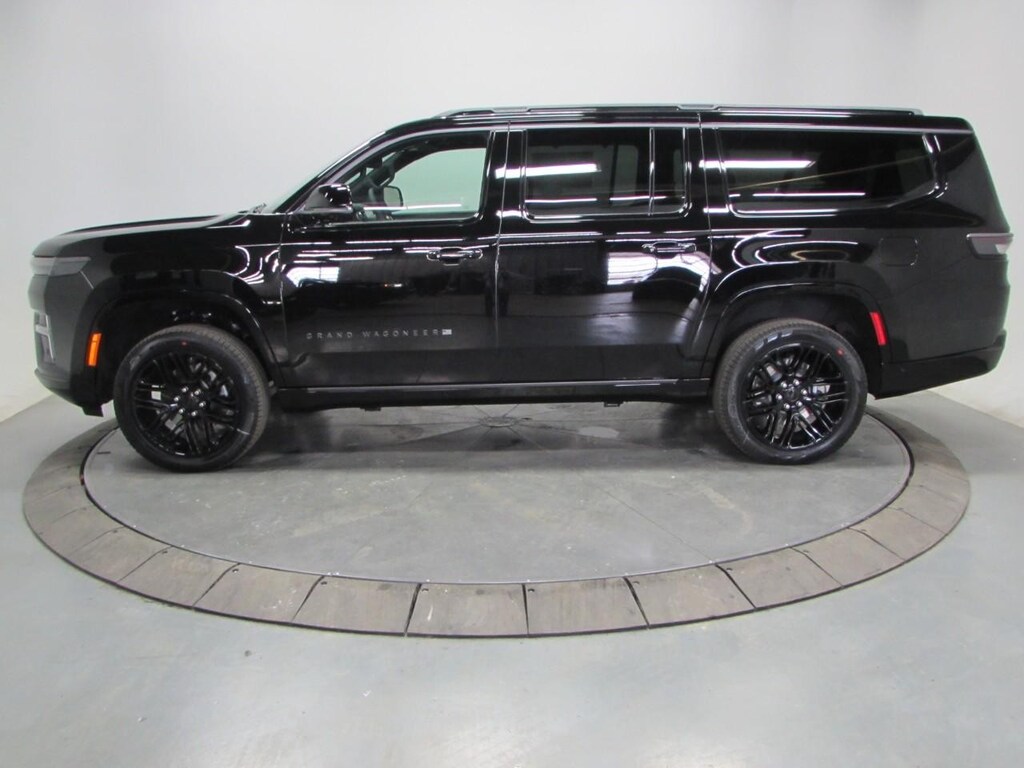 New 2026 Jeep Grand Wagoneer L Limited Reserve 4x4 Sport Utility