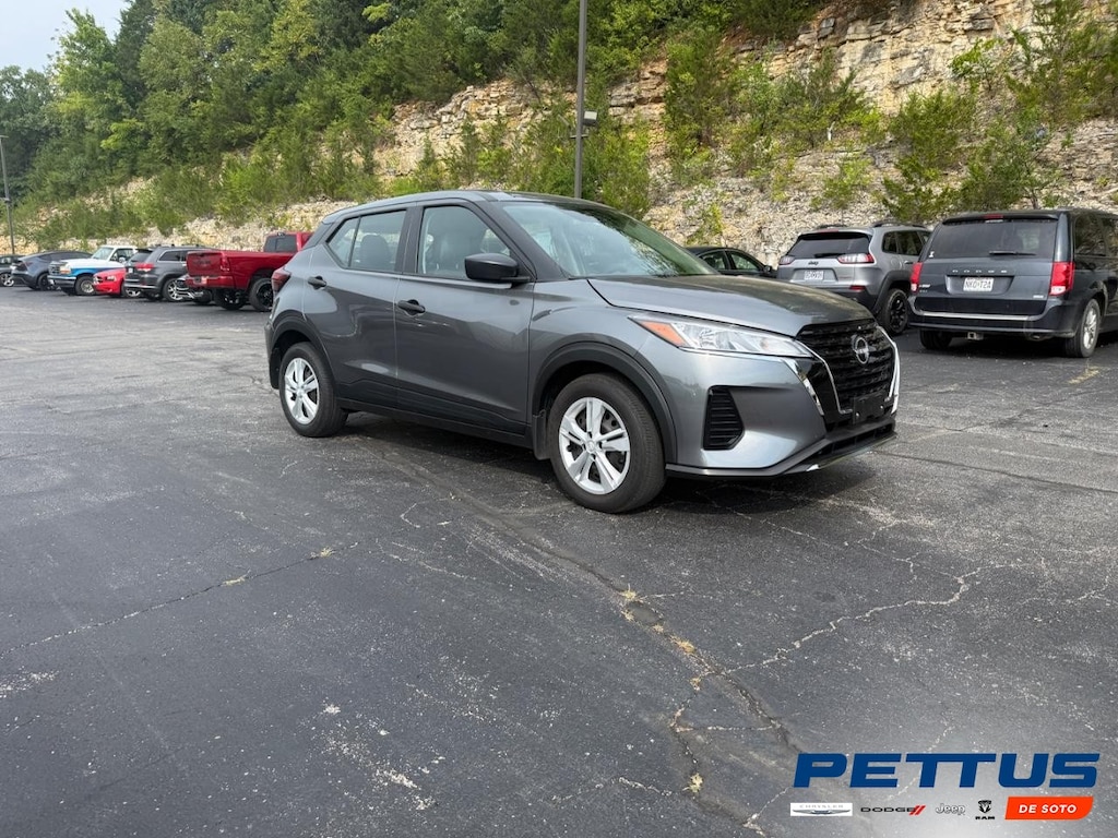 Used 2025 Nissan Kicks Play S FWD