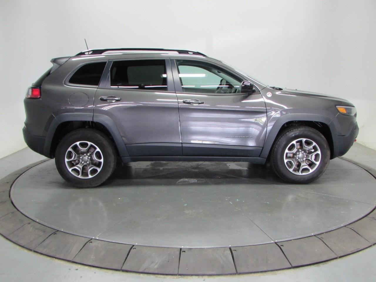 2022 Jeep Cherokee Trailhawk - Photo 8