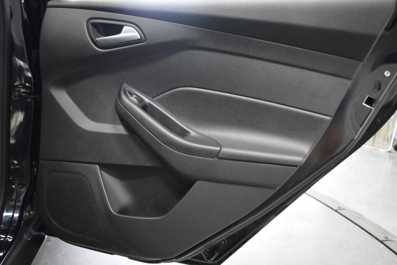 2017 Ford Focus SE - Photo 19