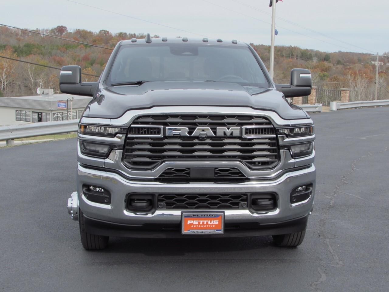2026 Ram 3500 Tradesman photo 2