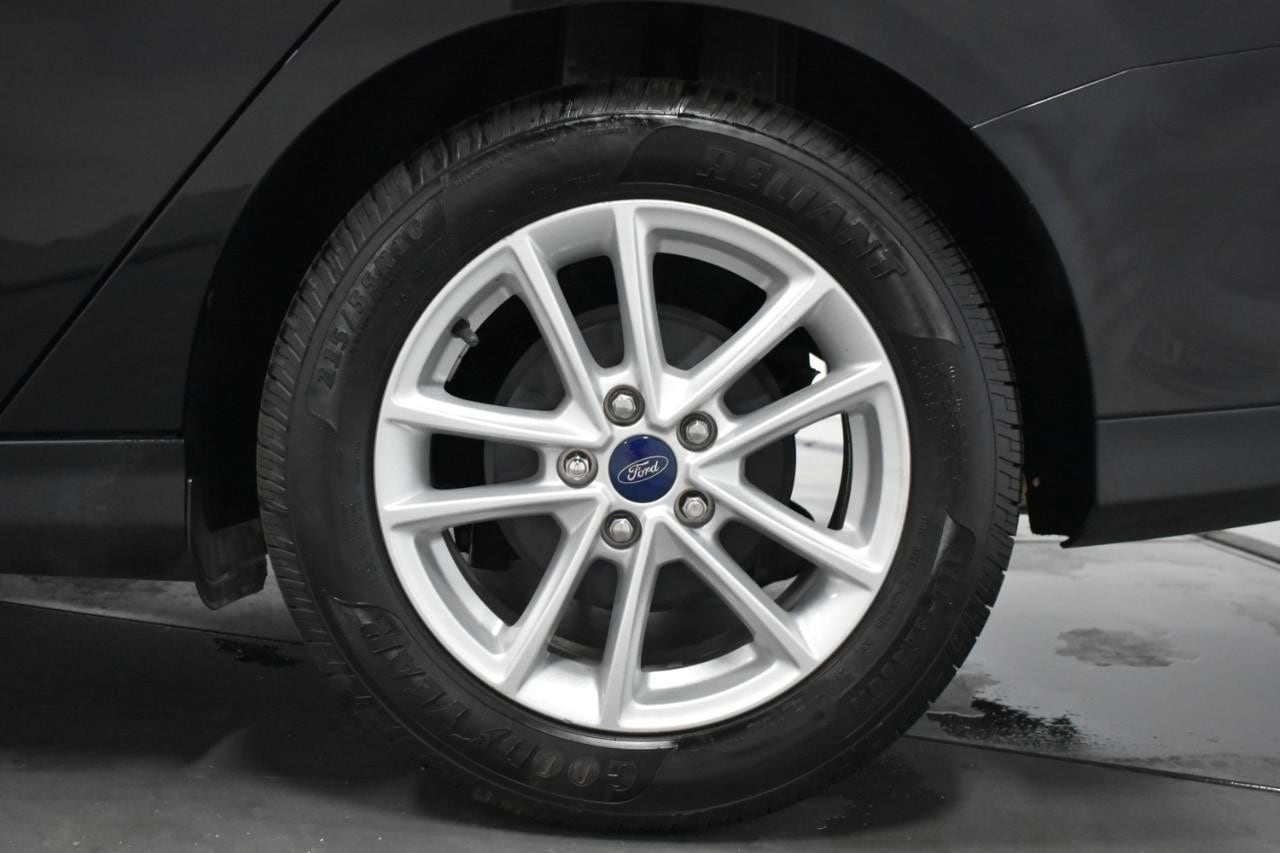 2017 Ford Focus SE - Photo 11