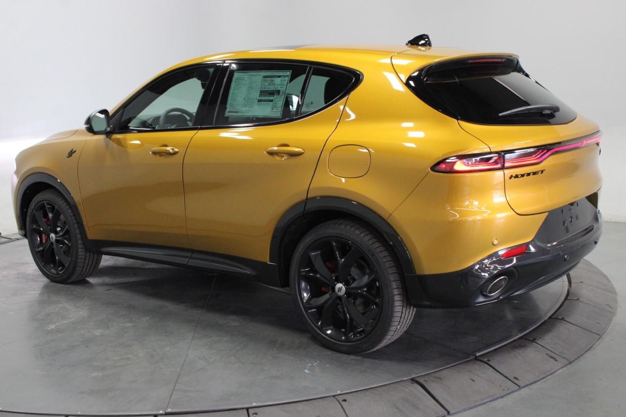 2024 Dodge Hornet R/T Plus photo 2