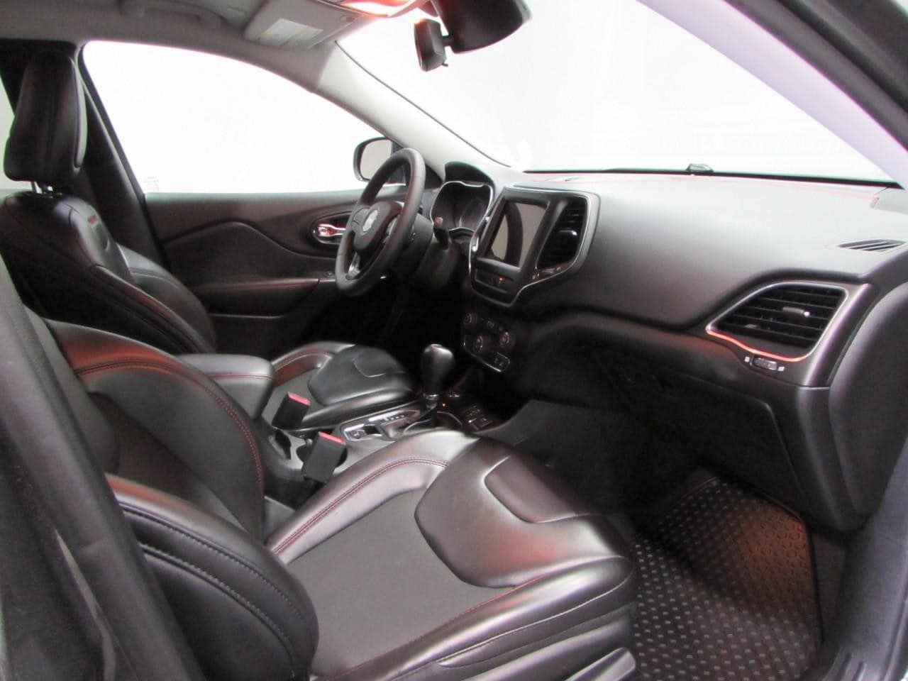 2022 Jeep Cherokee Trailhawk - Photo 16