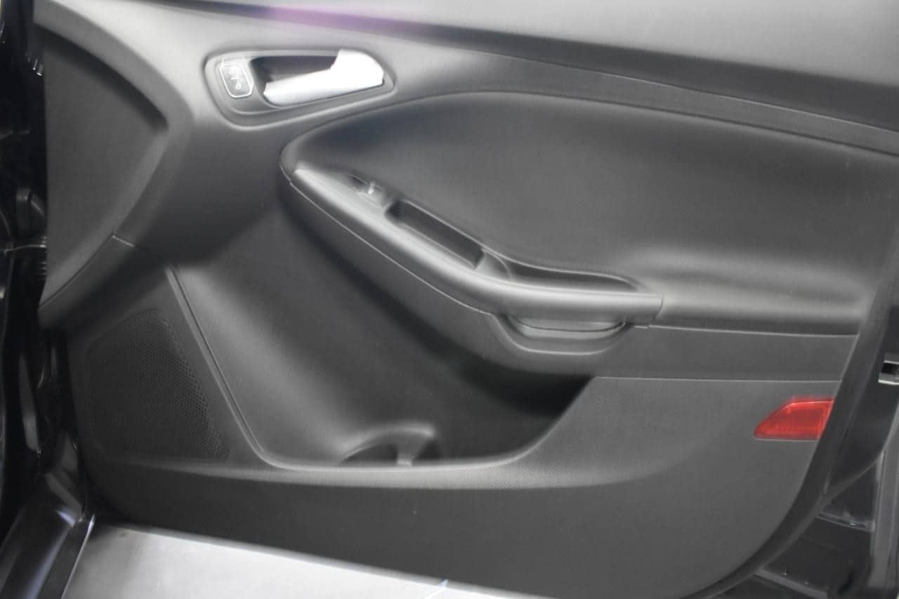 2017 Ford Focus SE - Photo 22