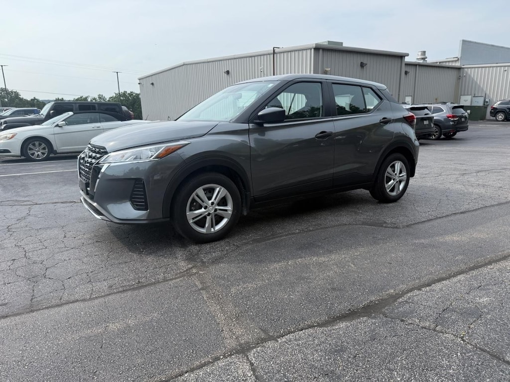 Used 2025 Nissan Kicks Play S FWD