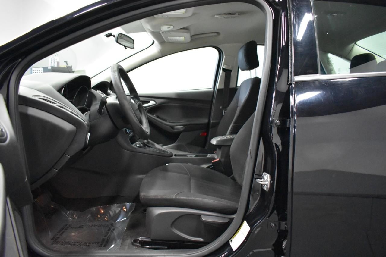 2017 Ford Focus SE - Photo 13