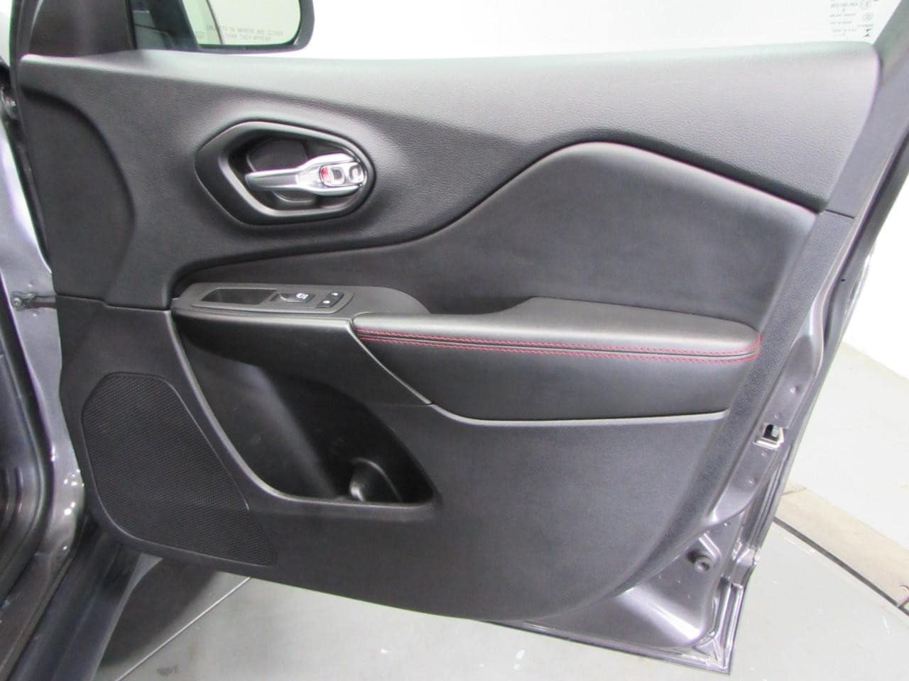 2022 Jeep Cherokee Trailhawk - Photo 15