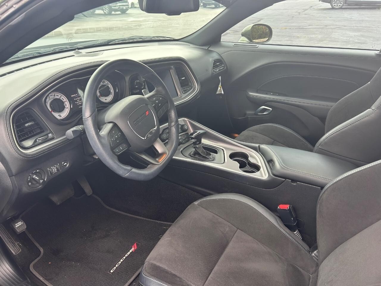2022 Dodge Challenger R/T photo 4