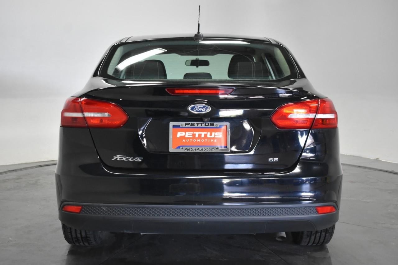 2017 Ford Focus SE - Photo 6