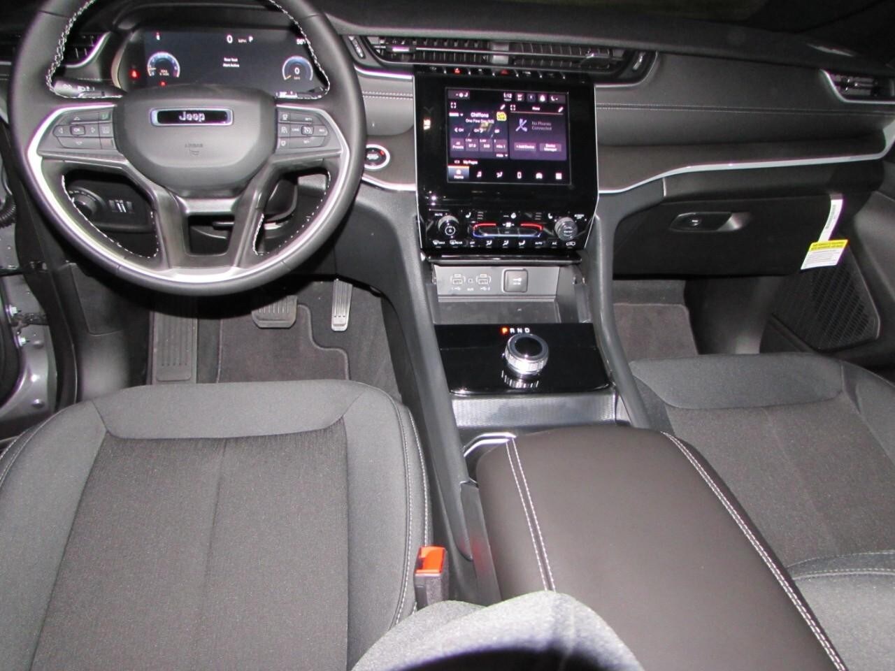 2025 Jeep Grand Cherokee Laredo - Photo 24
