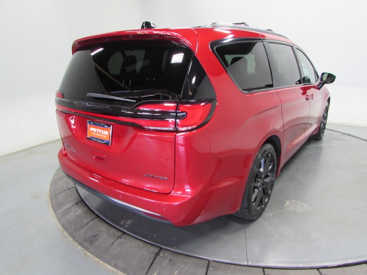 2025 Chrysler Pacifica Limited - Photo 7