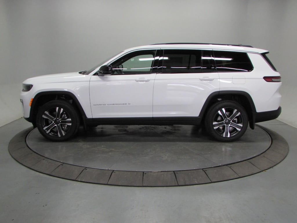 New 2027 Jeep Grand Cherokee L Limited 4x4 Sport Utility