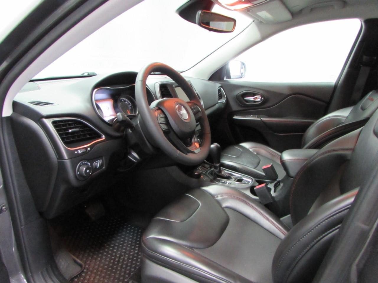 2022 Jeep Cherokee Trailhawk - Photo 13