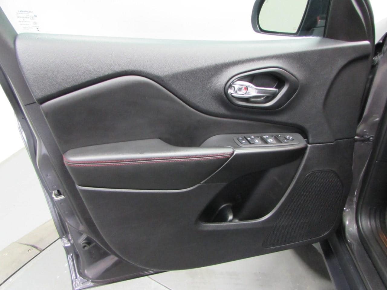 2022 Jeep Cherokee Trailhawk - Photo 12