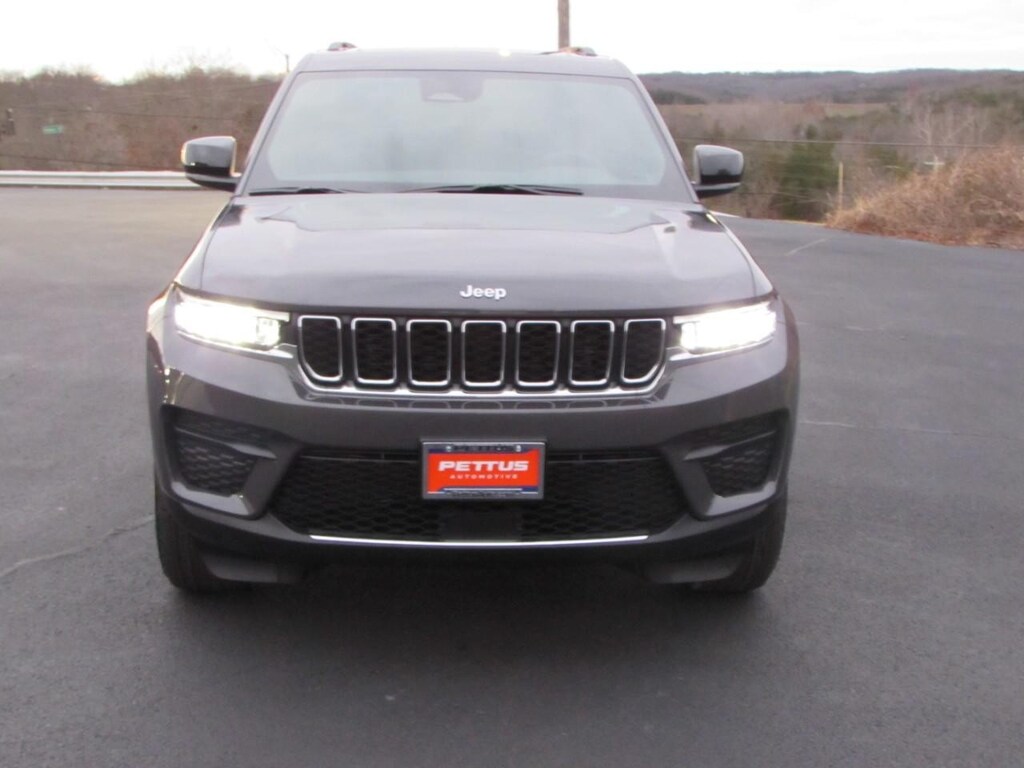 New 2025 Jeep Grand Cherokee Laredo 4x4 Sport Utility